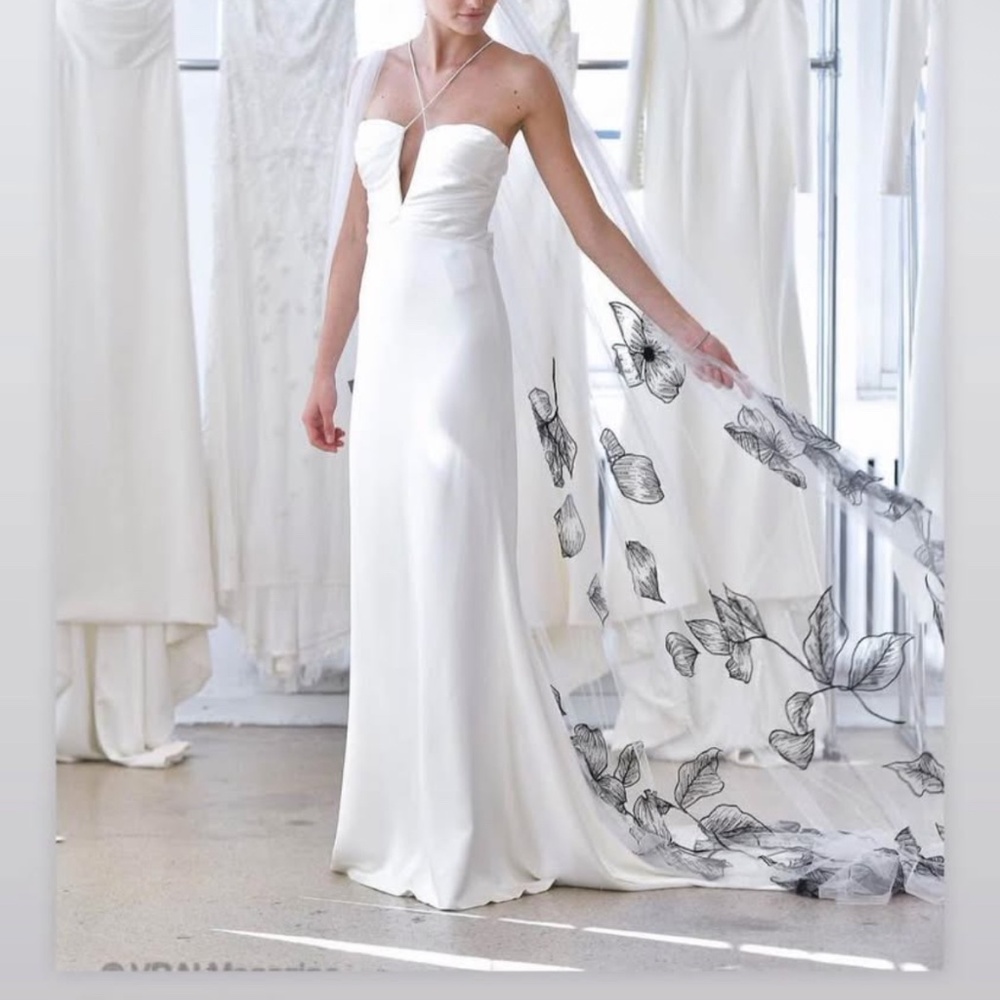 Theia Halo Embroidered Veil